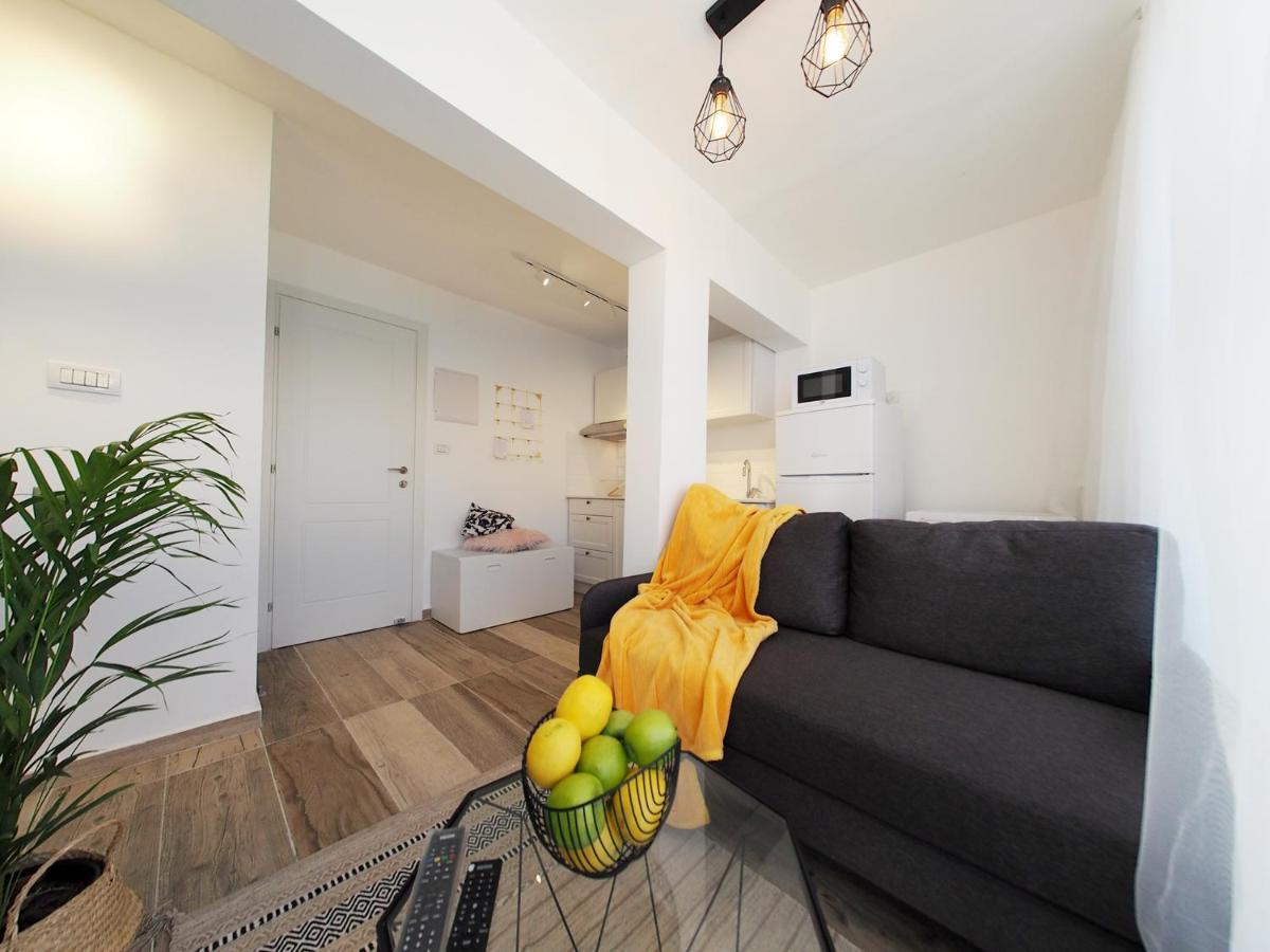 Studio Ariana And Patio Bat Yam Extérieur photo