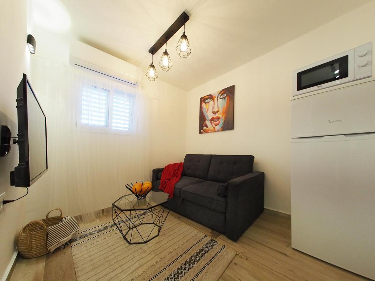 Studio Ariana And Patio Bat Yam Extérieur photo